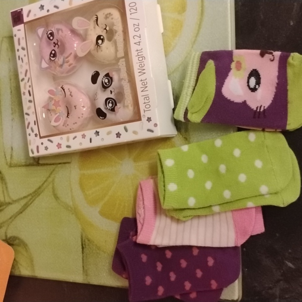 Baby bundle. Socks plus. Kitty faces BNWT